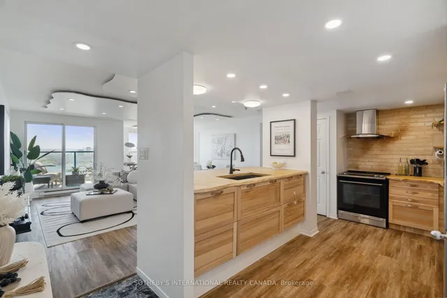 Additional image 3 of 99 Harbour Sq Unit 3212