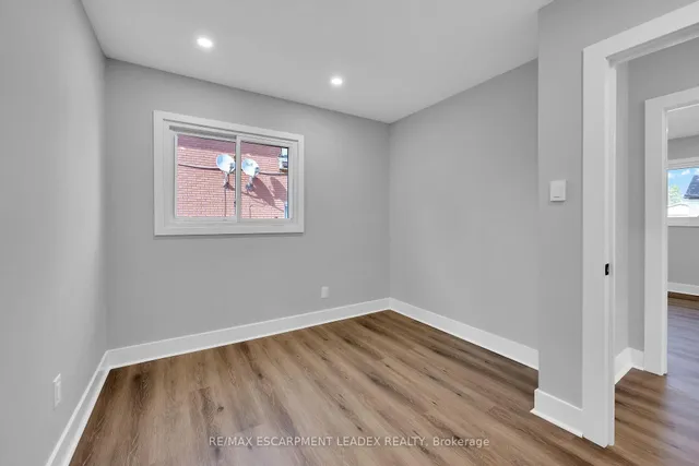 Additional image 9 of 24 CLAPHAM Rd