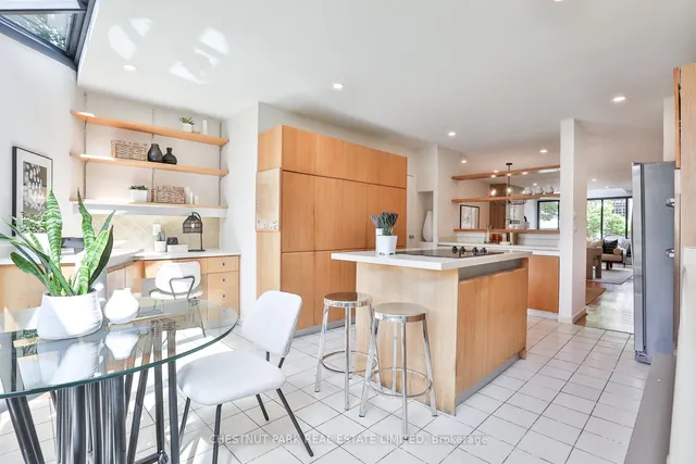 Additional image 13 of 241 Erskine Ave