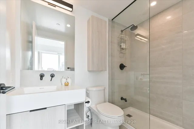 Additional image 13 of 108 Peter St Unit 825