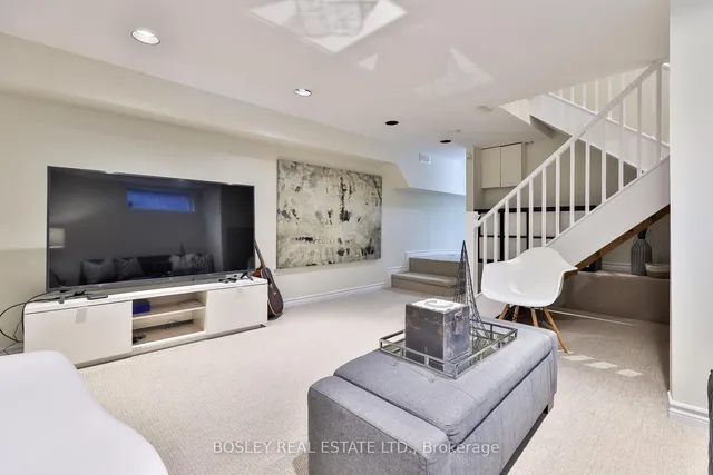 Additional image 31 of 34 Taunton Rd