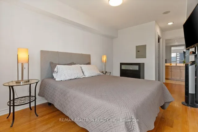 Additional image 12 of 250 Wellington St Unit 1232