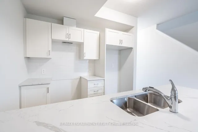 Additional image 8 of 2620 BINBROOK Rd Unit 206