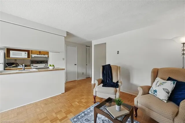 Additional image 10 of 2066 Brant St Unit 3