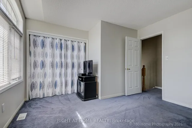 Additional image 24 of 1019 Zimmerman Cres