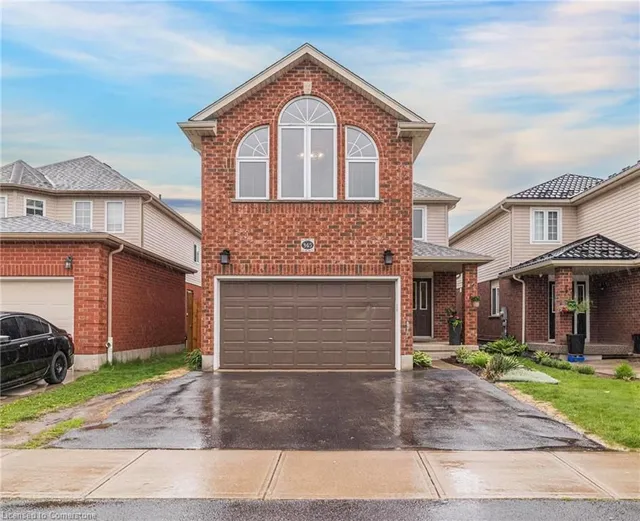 345 Thomas Slee Dr