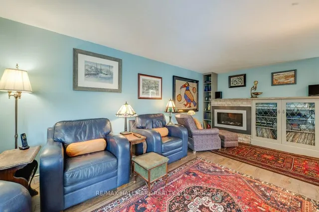 Additional image 26 of 2366 Queen St Unit 2