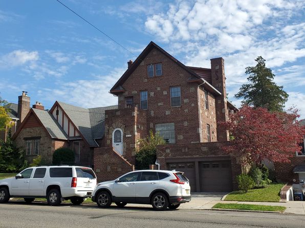 3219 149th St, Flushing, NY 11354