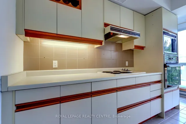 Additional image 21 of 480 Queens Quay W Unit 401W