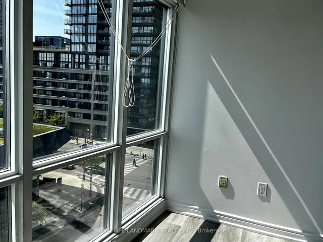 Additional image 4 of 15 fort york Blvd Unit 912