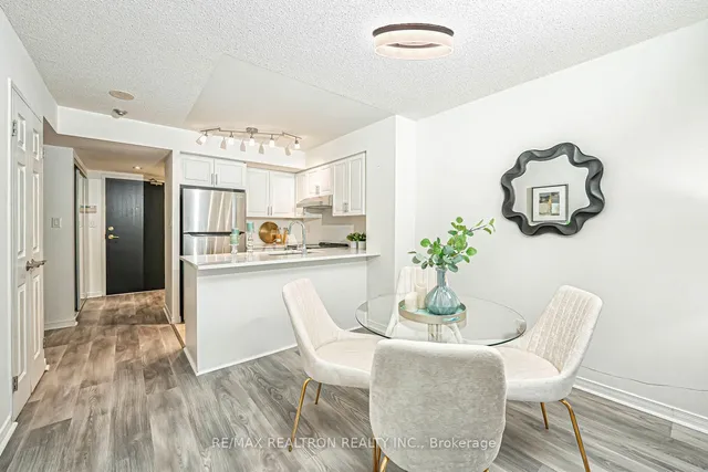 Additional image 18 of 230 King St Unit 318