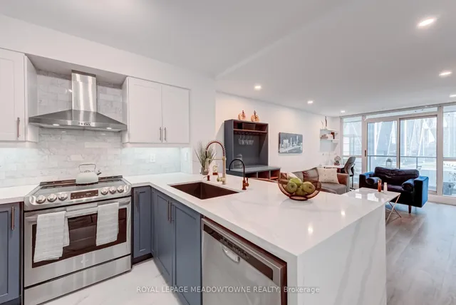 Additional image 18 of 12 Yonge St Unit 1801