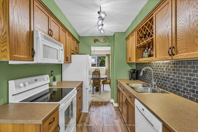 Additional image 6 of 64 Lamont Pl