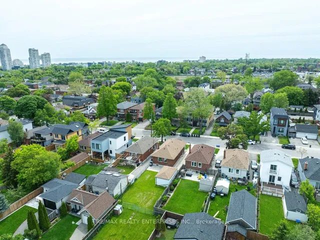 Additional image 35 of 68 Algoma St