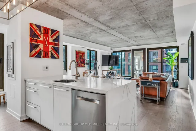 Additional image 19 of 400 Wellington St Unit 807