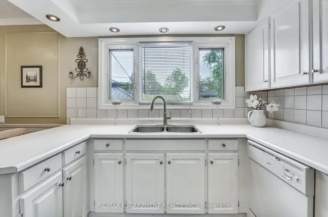 Additional image 13 of 3044 Woodward Ave