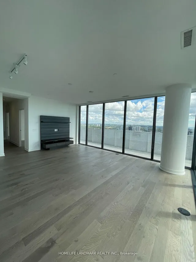 Additional image 3 of 20 Lombard St Unit 3703