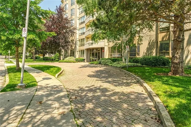 Additional image 6 of 8 Village Green Unit 112