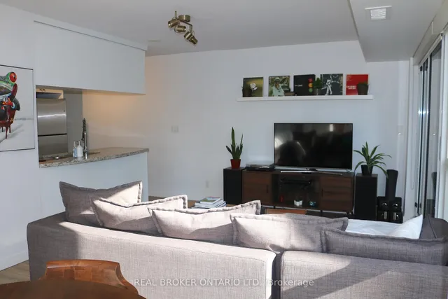 Additional image 7 of 1005 King St Unit 307