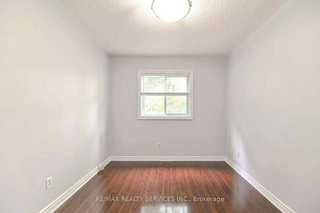 Additional image 30 of 110 Heathcliffe Sq Unit 6