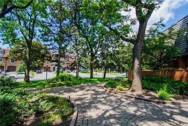 Additional image 3 of 69 Upper Canada Dr Unit 7