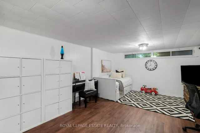 Additional image 24 of 9 Dixington Cres