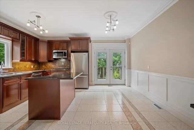 Additional image 13 of 384 Winnett Ave