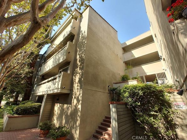 1888 Greenfield Ave APT 301, Los Angeles, CA 90025