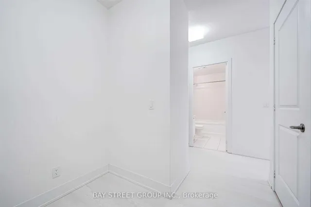 Additional image 19 of 68 Merton St Unit 615