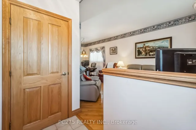 Additional image 5 of 538 Hughson St