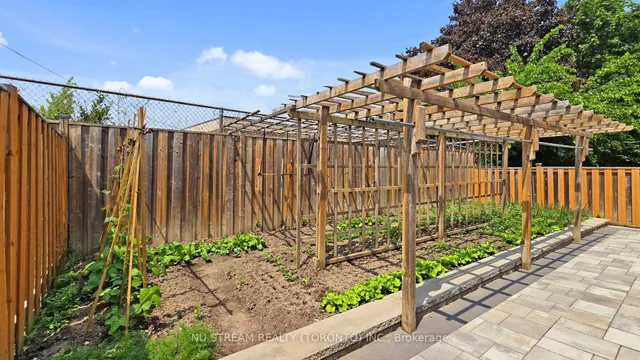 Additional image 45 of 16 Caronia Sq