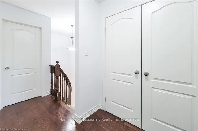 Additional image 19 of 33 Marina Point Cres