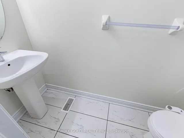 Additional image 18 of 4 Wainwright Dr