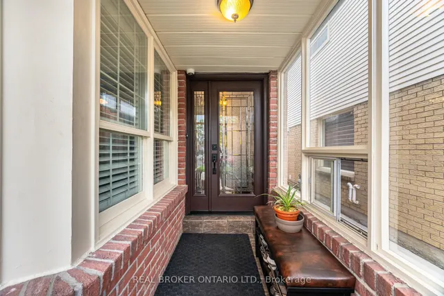 Additional image 3 of 28 Lacewood Cres