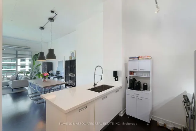 Additional image 19 of 380 Macpherson Ave Unit 408