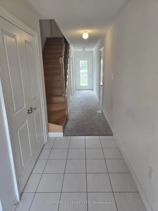 Additional image 2 of 4 Queenpost Dr