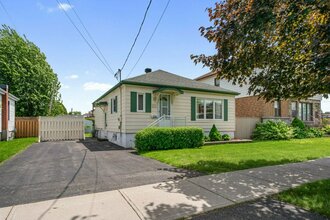 Additional image 2 of 905 Third St E