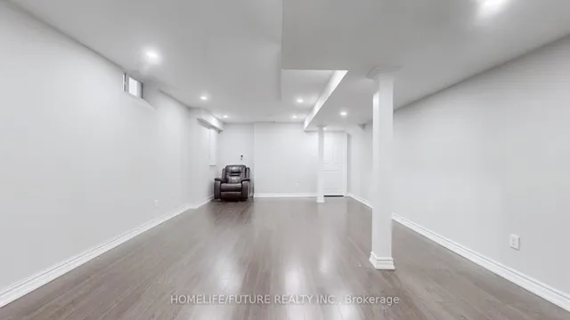 Additional image 38 of 59 Pogonia St