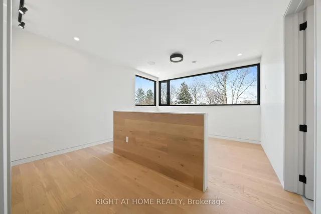 Additional image 30 of 16 Joanne Crt