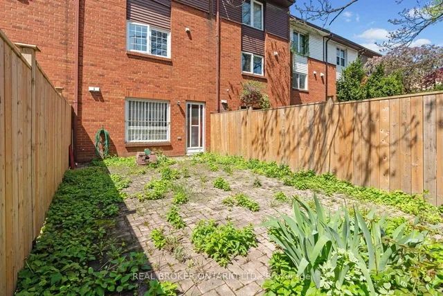 Additional image 30 of 634 Adelaide St