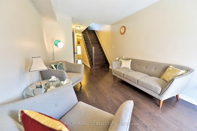 Additional image 6 of 27 Pennycross Cres Unit 3