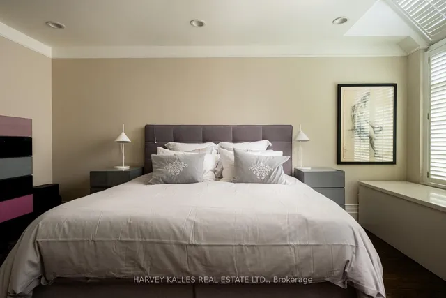 Additional image 18 of 12 Macpherson Ave Unit 3