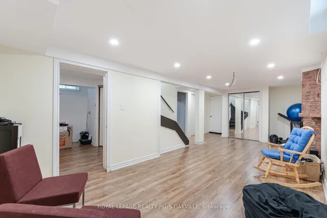 Additional image 39 of 421 Laurentian Ave