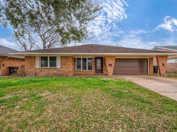 4025 Silverwood Dr, Houston, TX 77025