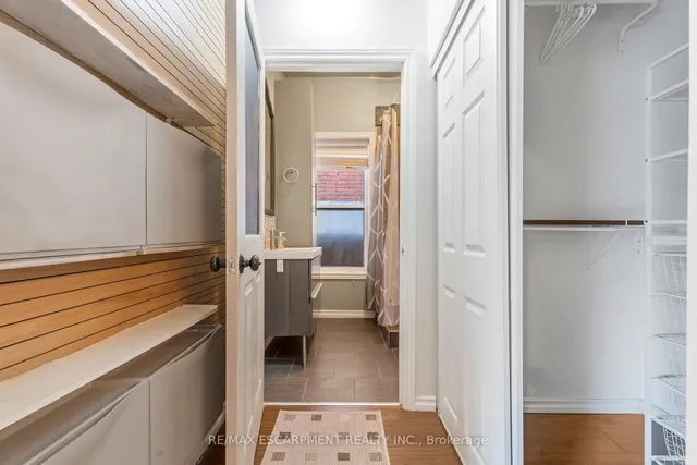 Additional image 17 of 197 EMERALD St