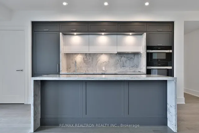 Additional image 14 of 10 Inn On The Park Dr Unit 901