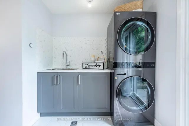 Additional image 35 of 1967 Main St Unit 17