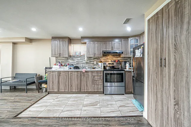 Additional image 30 of 68 Antibes Dr