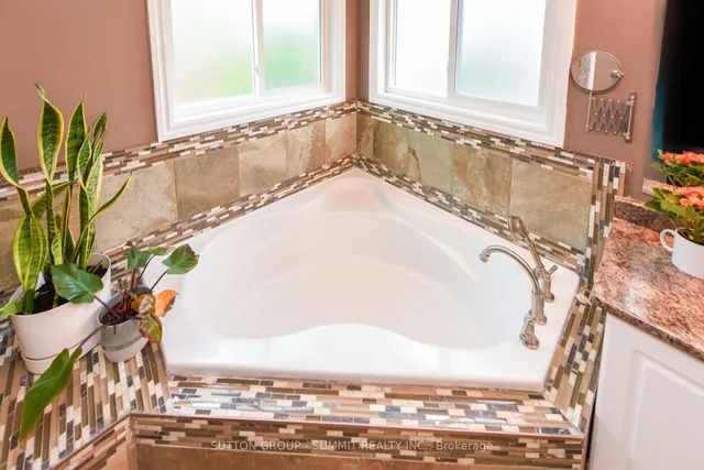 Additional image 27 of 7 Blue Lake Ave