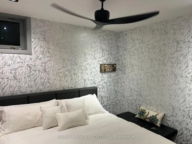 Additional image 34 of 32 Regal Rd